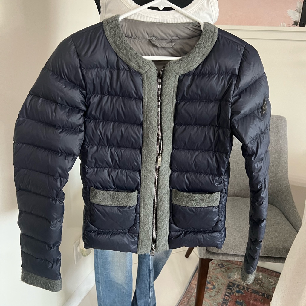 Hogan Woman’s Lightweight Puffer Jacket 42/ Small Navy/Gray